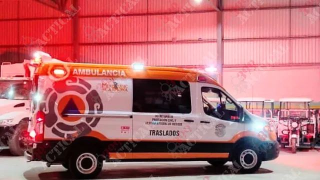 Unidad de traslado médico con rotulación institucional